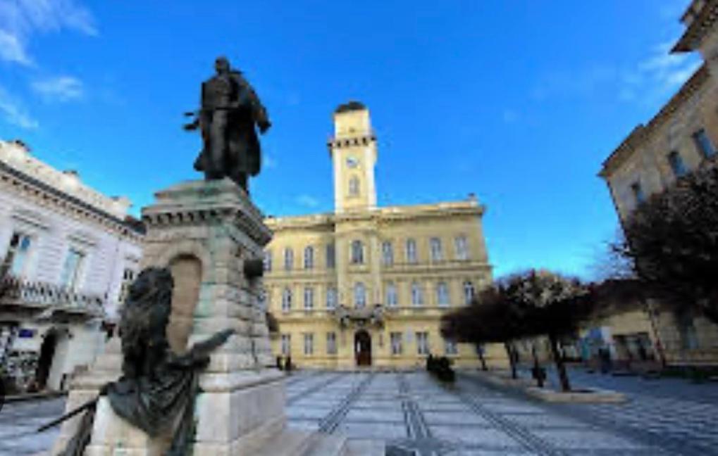 Jokai Apartman Komárno Exteriör bild