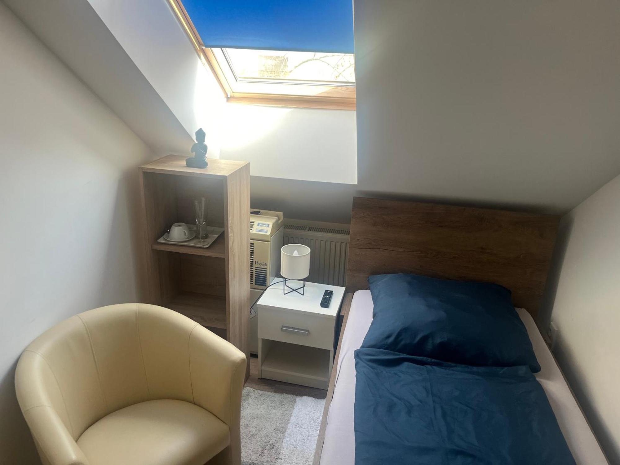 Jokai Apartman Komárno Exteriör bild